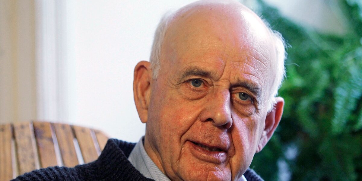 Kentucky-Born Author Wendell Berry, Advocate of Simpler Life, Passes Away at 92