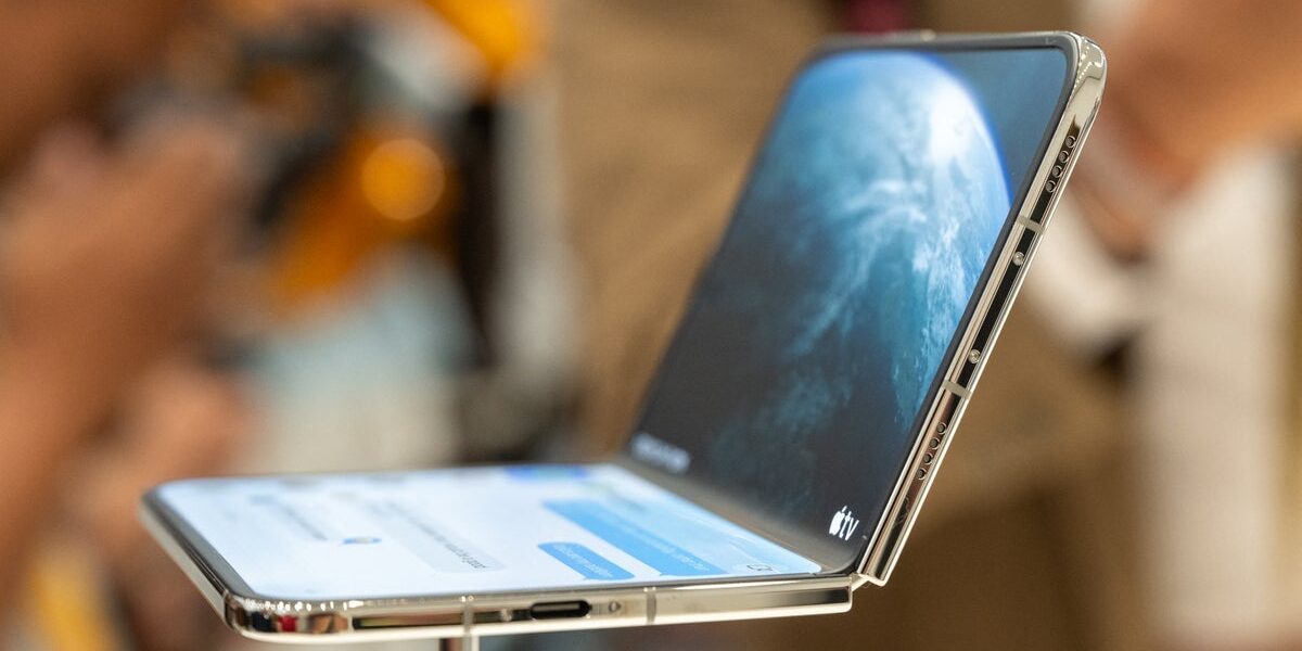 iPhone Duo First Impressions: How It Feels to Fold an iPhone