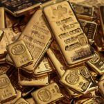 Gold Surges Over 1% as Dollar Weakens and Inflation Data Looms Gold Surges Over 1% as Dollar Weakens and Inflation Data Looms