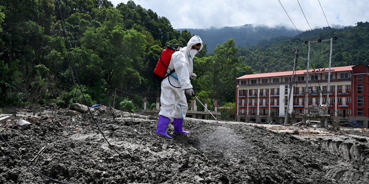 Despair and Death: Nepal’s Rescue Efforts Overwhelmed as Fatalities Surpass 1,000