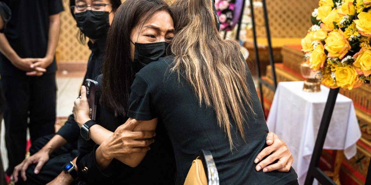 Thai Police Officer Surrenders After 18-Hour Standoff Following Wife’s Killing at Kindergarten Thai Police Officer Surrenders After 18-Hour Standoff Following Wife’s Killing at Kindergarten