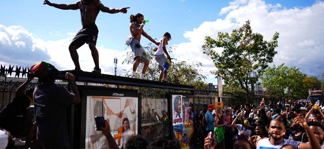 Notting Hill Carnival: Vibrant Celebration Continues with Massive Turnout Notting Hill Carnival: Vibrant Celebration Continues with Massive Turnout