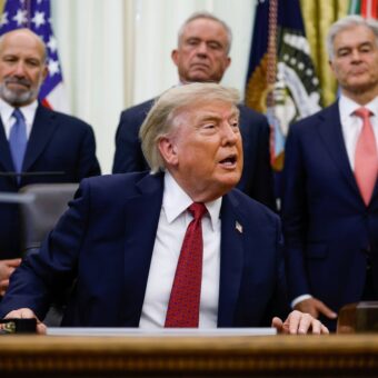 Trump’s Ambiguous Response to Hegseth’s 2028 Ambitions May Displease Vance Trump’s Ambiguous Response to Hegseth’s 2028 Ambitions May Displease Vance