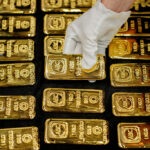 Gold Plummets to Over 3-Week Low Amid Middle East Tensions and Rate-Hike Fears Gold Plummets to Over 3-Week Low Amid Middle East Tensions and Rate-Hike Fears