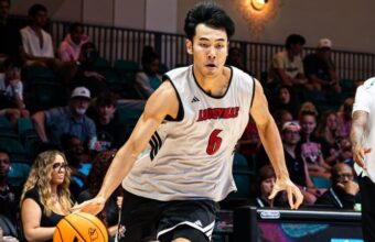 Chinese Basketball Stars Forge New Paths in American College Hoops