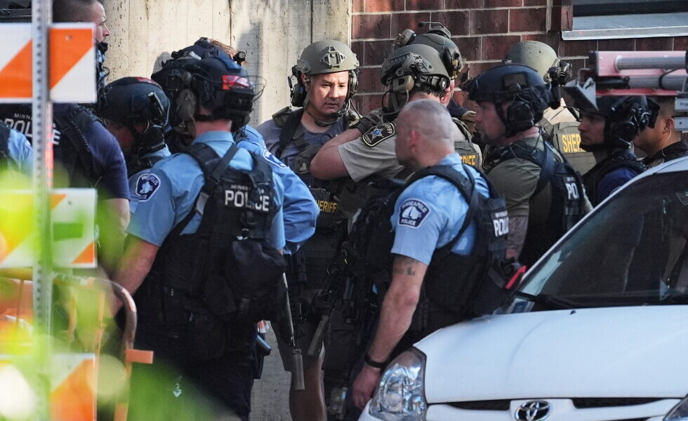 Three Dead, Including Suspect, After Violent Shooting at Downtown Minneapolis Apartment Complex Three Dead, Including Suspect, After Violent Shooting at Downtown Minneapolis Apartment Complex