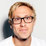 Comedian Russell Howard Announces Death of Newborn Son Felix Comedian Russell Howard Announces Death of Newborn Son Felix