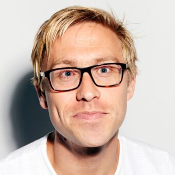 Comedian Russell Howard Announces Death of Newborn Son Felix Comedian Russell Howard Announces Death of Newborn Son Felix