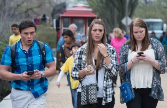 U.S. Parents Grapple With Smartphone Dependence as School Bans Expand in Ohio, Colorado, Vermont, Michigan