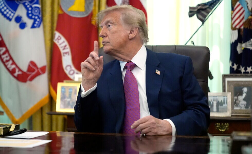 Trump’s 0M War Chest, Tariff Fallout, and Redistricting Turmoil Define Final Stretch of 2026 Midterms