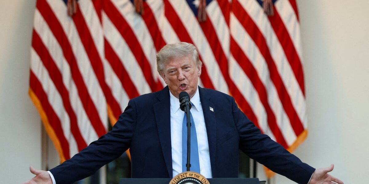 Trump’s Declining Approval Ratings Threaten GOP Control in Midterm Elections Trump’s Declining Approval Ratings Threaten GOP Control in Midterm Elections