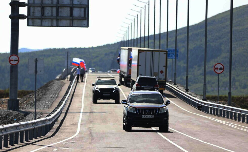 Russia and North Korea Unveil First Road Bridge Across Shared Border Russia and North Korea Unveil First Road Bridge Across Shared Border