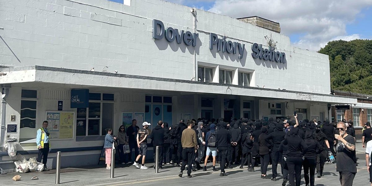 U.K. Anti-Migrant Protesters Draw Criticism for ‘Thuggish’ Tactics in Dover and Portsmouth