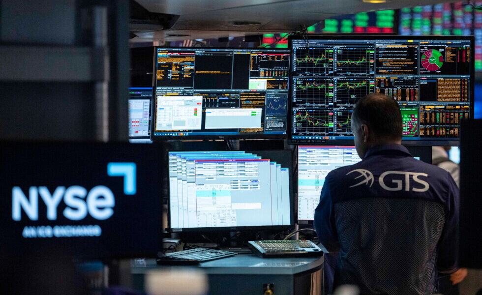 Oil Prices Surge, Pressuring Wall Street Amid Inflation Concerns