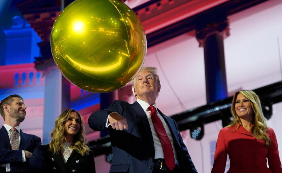 Trump Unveils Unconventional Midterm Convention in Dallas as GOP Seeks to Boost Voter Turnout Trump Unveils Unconventional Midterm Convention in Dallas as GOP Seeks to Boost Voter Turnout