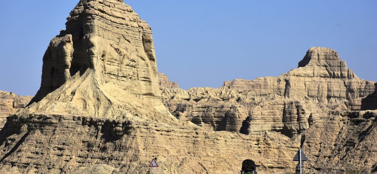 Too Large to Govern as One: The Case for Dividing Balochistan Too Large to Govern as One: The Case for Dividing Balochistan