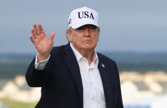 Trump Accuses ‘Dumocrats’ of Blocking ,000 Voter Payments in Midterm Push