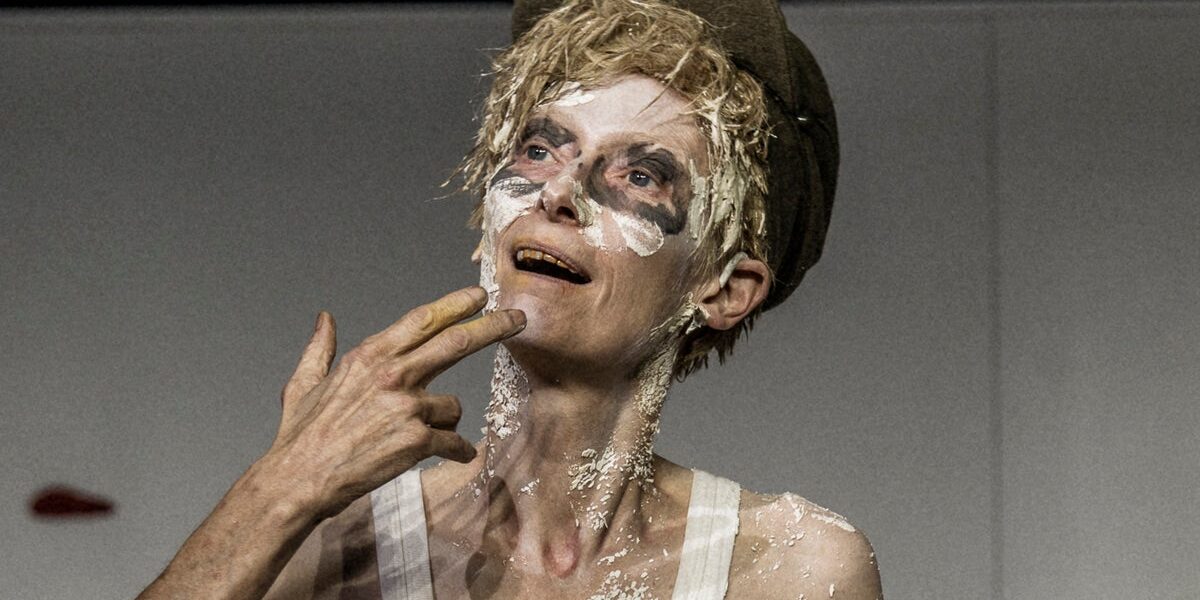 Tilda Swinton Shines in Gender-Bending Stage Revival of ‘Man to Man’
