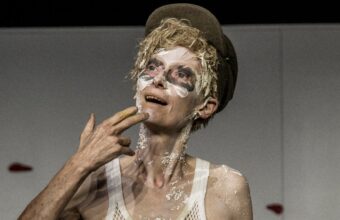 Tilda Swinton Shines in Gender-Bending Stage Revival of ‘Man to Man’