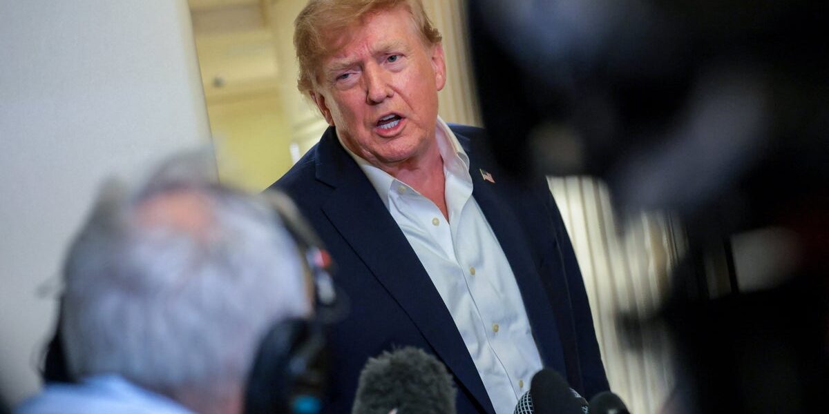 Trump Suggests US Could Keep Iranian Oil Like Venezuela as Hormuz Talks Stall