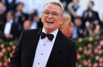 Iconic Fashion Designer Bob Mackie Passes Away at 87, Leaving Lasting Legacy in Hollywood and Beyond Iconic Fashion Designer Bob Mackie Passes Away at 87, Leaving Lasting Legacy in Hollywood and Beyond
