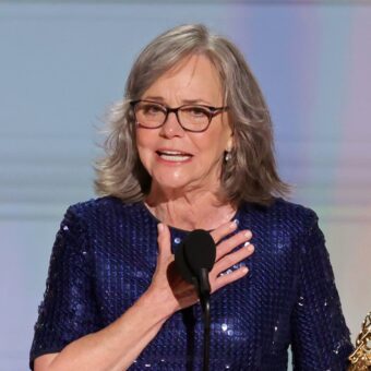 Sally Field Criticizes Trump’s Canada Trade War During Emmys Speech Sally Field Criticizes Trump’s Canada Trade War During Emmys Speech