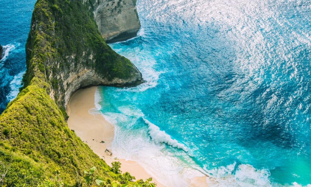 Australian Ecologist Dies After Cliff Fall at Bali’s Kelingking Beach Australian Ecologist Dies After Cliff Fall at Bali’s Kelingking Beach
