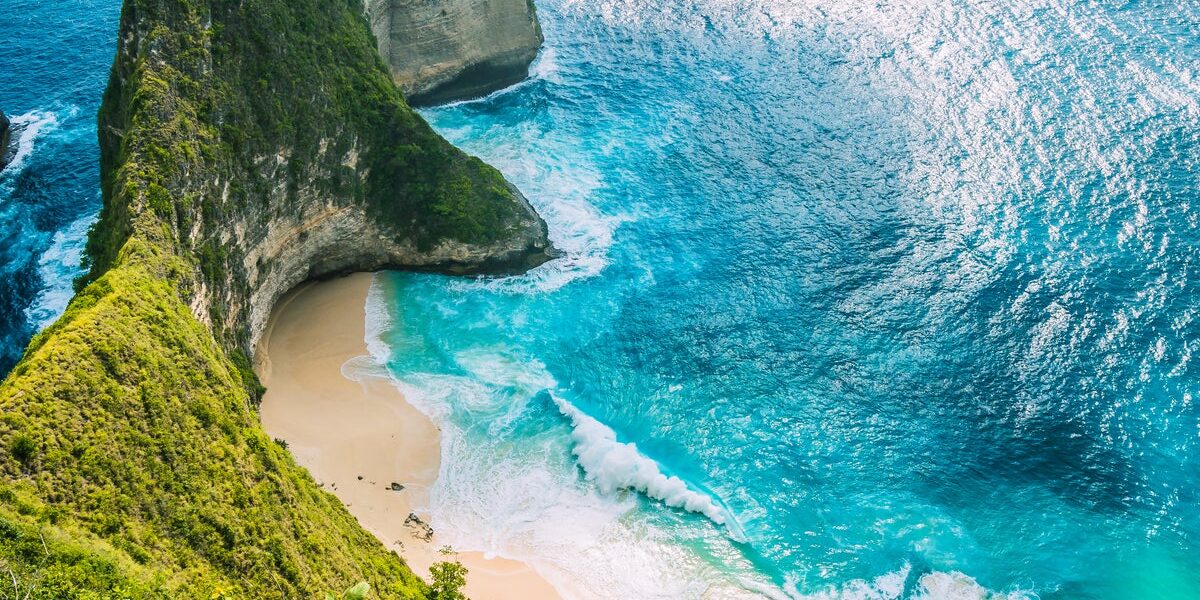 Australian Ecologist Dies After Cliff Fall at Bali’s Kelingking Beach Australian Ecologist Dies After Cliff Fall at Bali’s Kelingking Beach