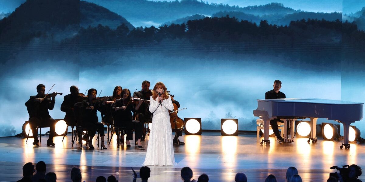 Emmy Awards Honor Dolly Parton in Emotional Tribute Emmy Awards Honor Dolly Parton in Emotional Tribute