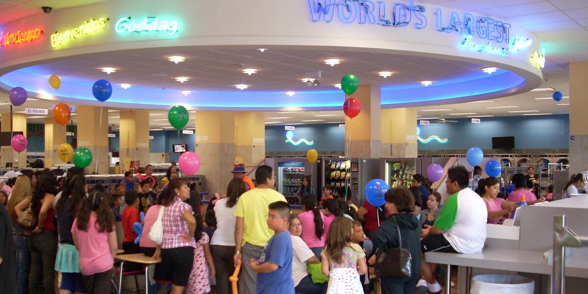 Berwyn’s World’s Largest Laundromat Offers Free Pizza, Santa Visits, and More Berwyn’s World’s Largest Laundromat Offers Free Pizza, Santa Visits, and More