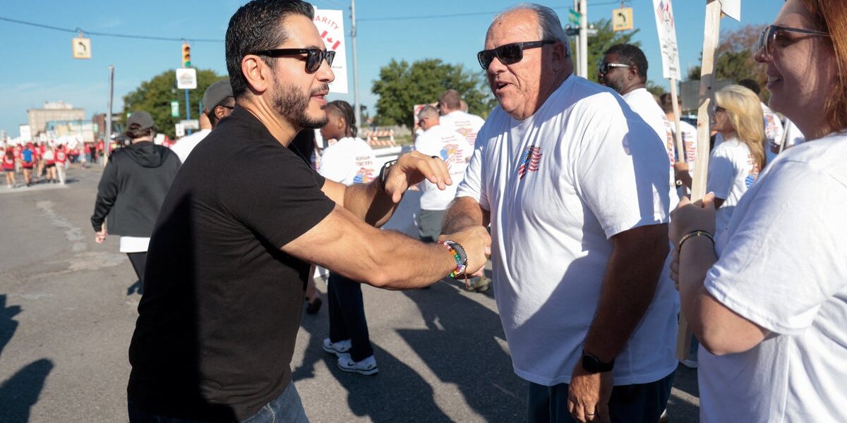 Tucker Carlson Endorses Abdul El-Sayed in Michigan Senate Race Amid Islamophobic Attacks