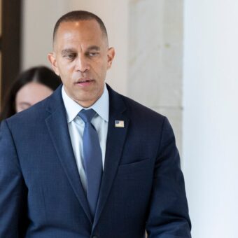 Democrats Face Uncertainty on Working With Trump if They Win Back Power Democrats Face Uncertainty on Working With Trump if They Win Back Power