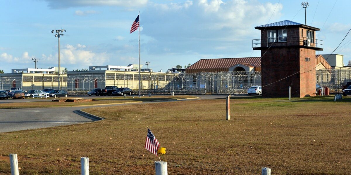 Alabama to Execute Jeffery Lee by Lethal Injection After Nitrogen Plan Blocked Alabama to Execute Jeffery Lee by Lethal Injection After Nitrogen Plan Blocked