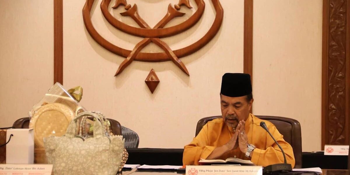 Malaysian Ex-Minister Charged in 1M Haj Fund Scandal
