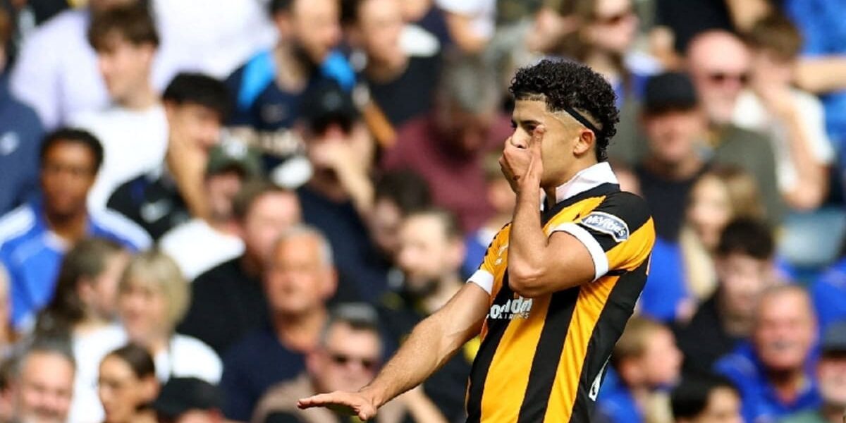 Hull Stuns Chelsea in 2-2 Draw to Extend Unbeaten Start Hull Stuns Chelsea in 2-2 Draw to Extend Unbeaten Start